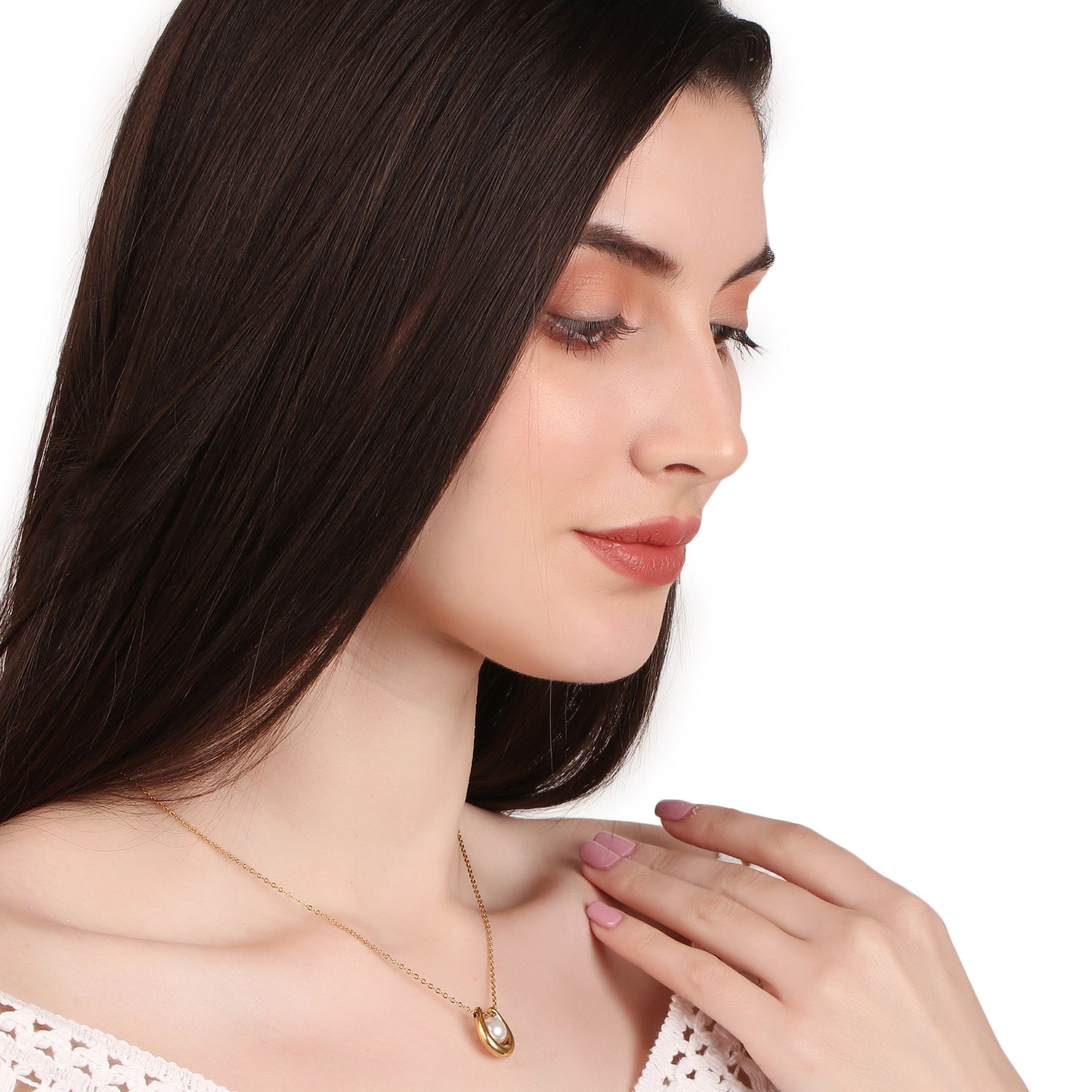 U Shaped Pearl Pendant Necklace