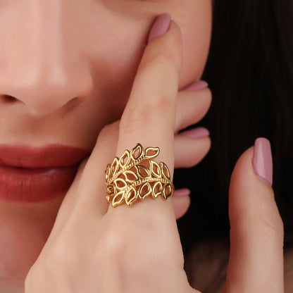 Exquisite Leaf Ring