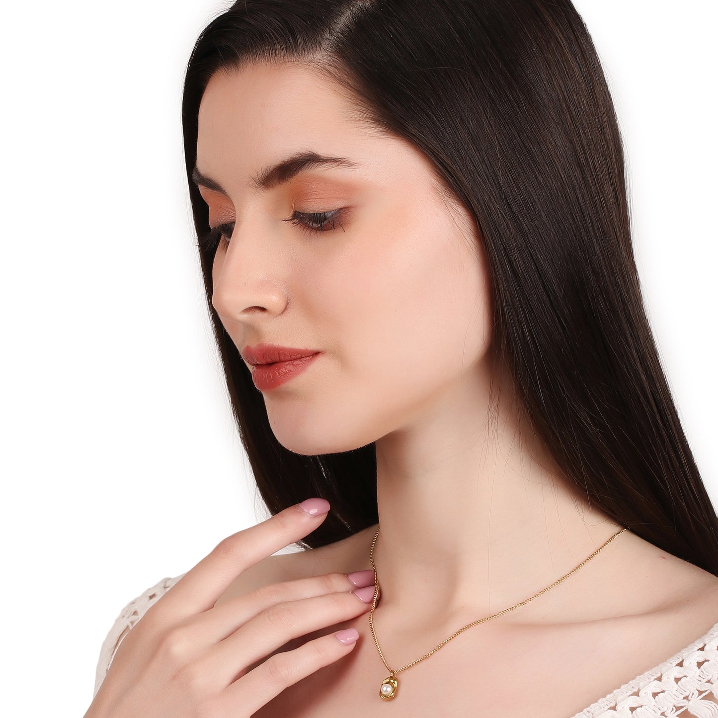 Irregular Pearl Studded Pendant Necklace