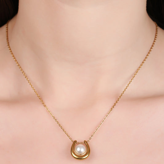 U Shaped Pearl Pendant Necklace